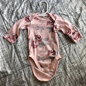 Modern moments gerber, 0-3m long sleeve body suit